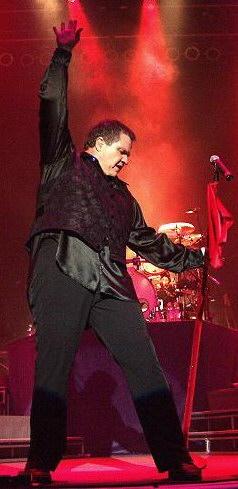 Meat Loaf in performance (New York, 2004) 